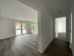 Lichtdurchflutete Wohnung mit Balkon - Wohnzimmer/Flur