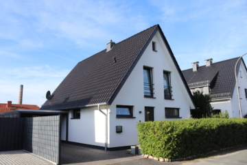 Modernes Wohnen mit Charme – Saniertes Einfamilienhaus mit Garten & Carport – PREIS OPTIMIERT, 32791 Lage, Einfamilienhaus