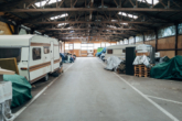 Stellplätze - Zentrale Lagerhalle mit Rolltor – ideal für Gewerbe!
