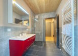 Ferienwohnung inkl. Balkon und Terrasse in absoluter Ruhelage - Bad mit Dusche